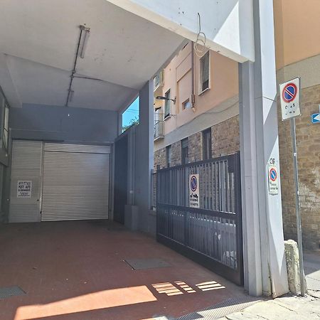 Flat Moon Over Florence Terrace And Free Parking Exterior foto